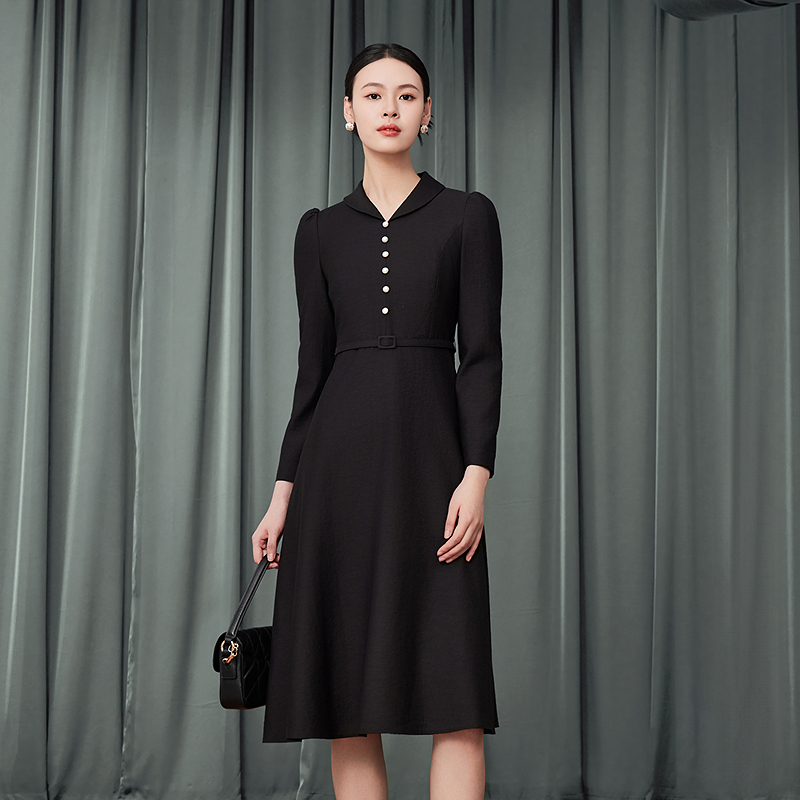 2025秋新款法式连衣裙黑色优雅经典小黑裙-MJGC02WOP308B11