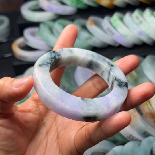 定制翡翠未镶嵌手镯