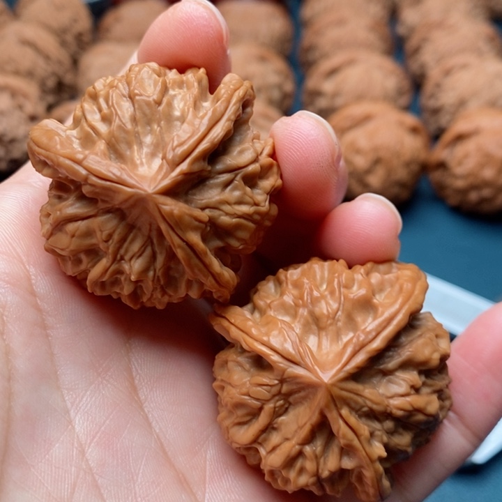 文玩核桃把件三棱