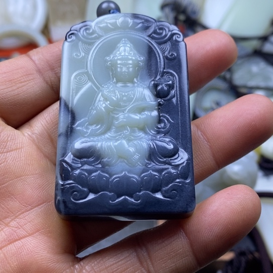 未镶嵌和田玉（糖玉）车挂老*鬼