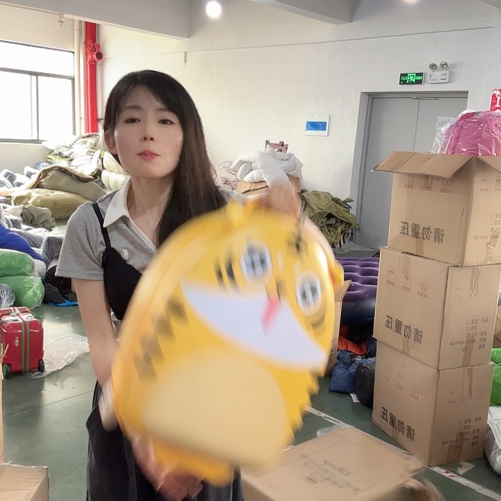 黄色老虎图案款行李箱瑕疵