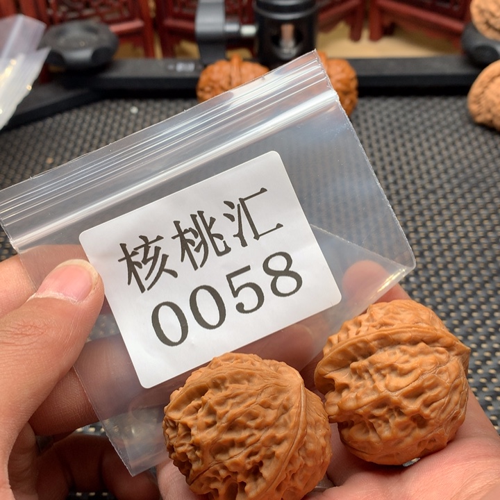 文玩核桃吊坠好**着黄松峪