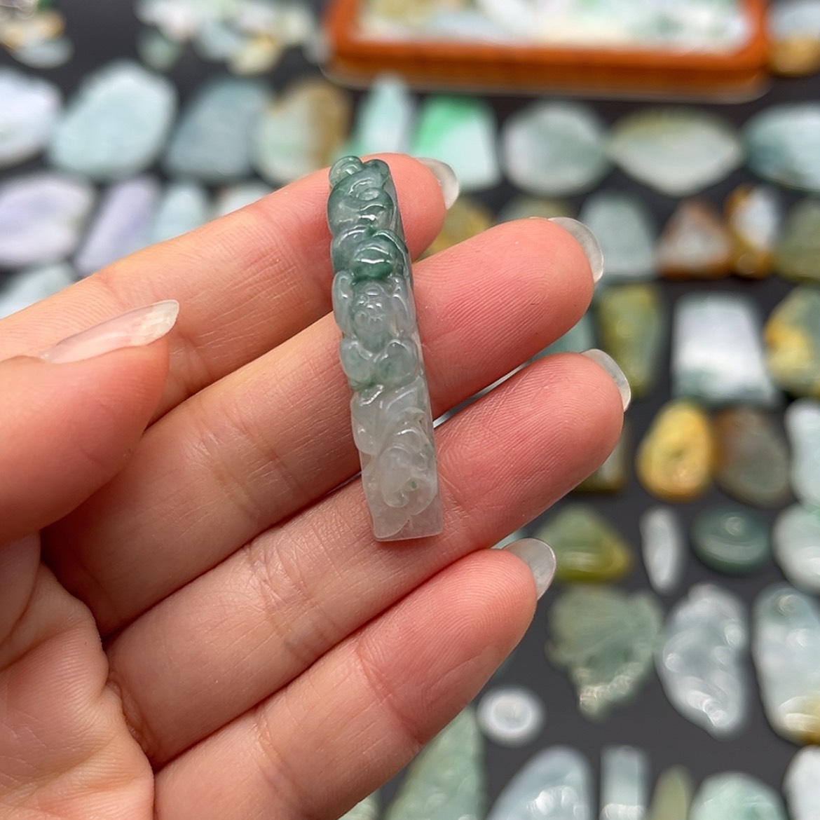 【闪购商品】翡翠颈饰未镶嵌手牌