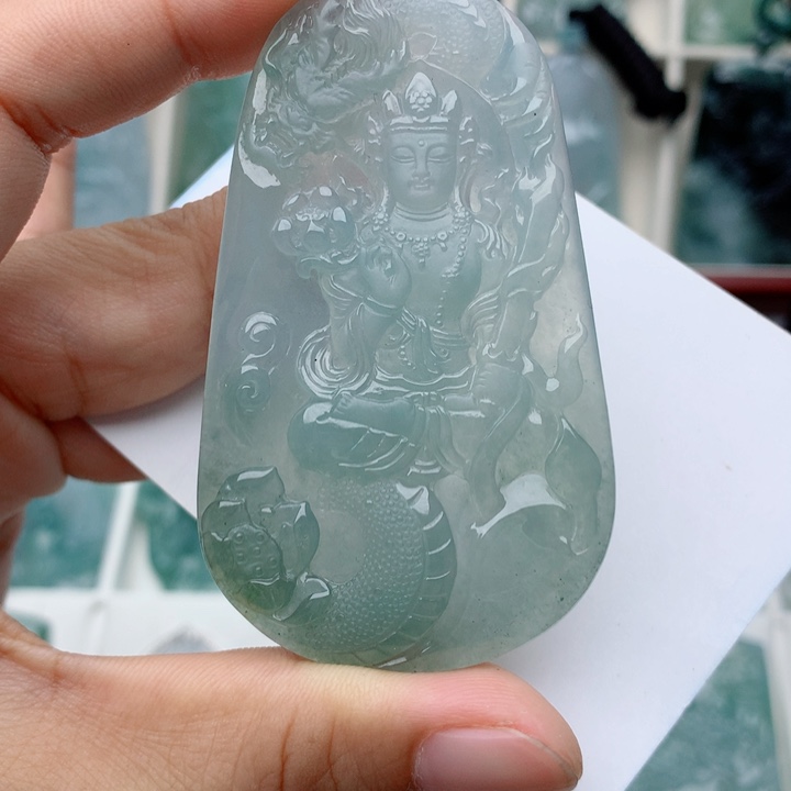 翡翠未镶嵌颈饰御龙虚空藏