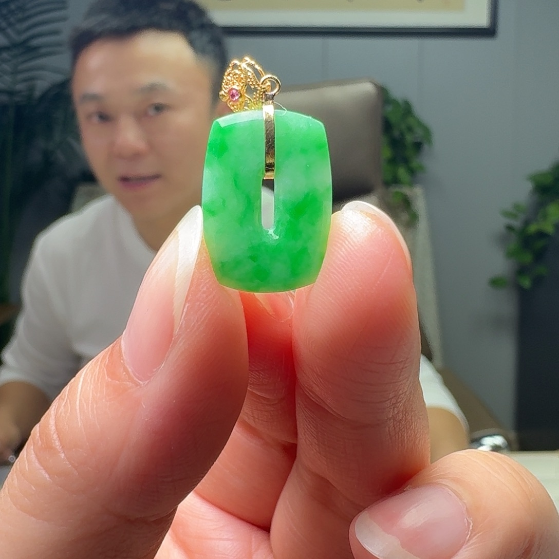 翡翠18K金镶嵌吊坠(不含链)多样性发货其一