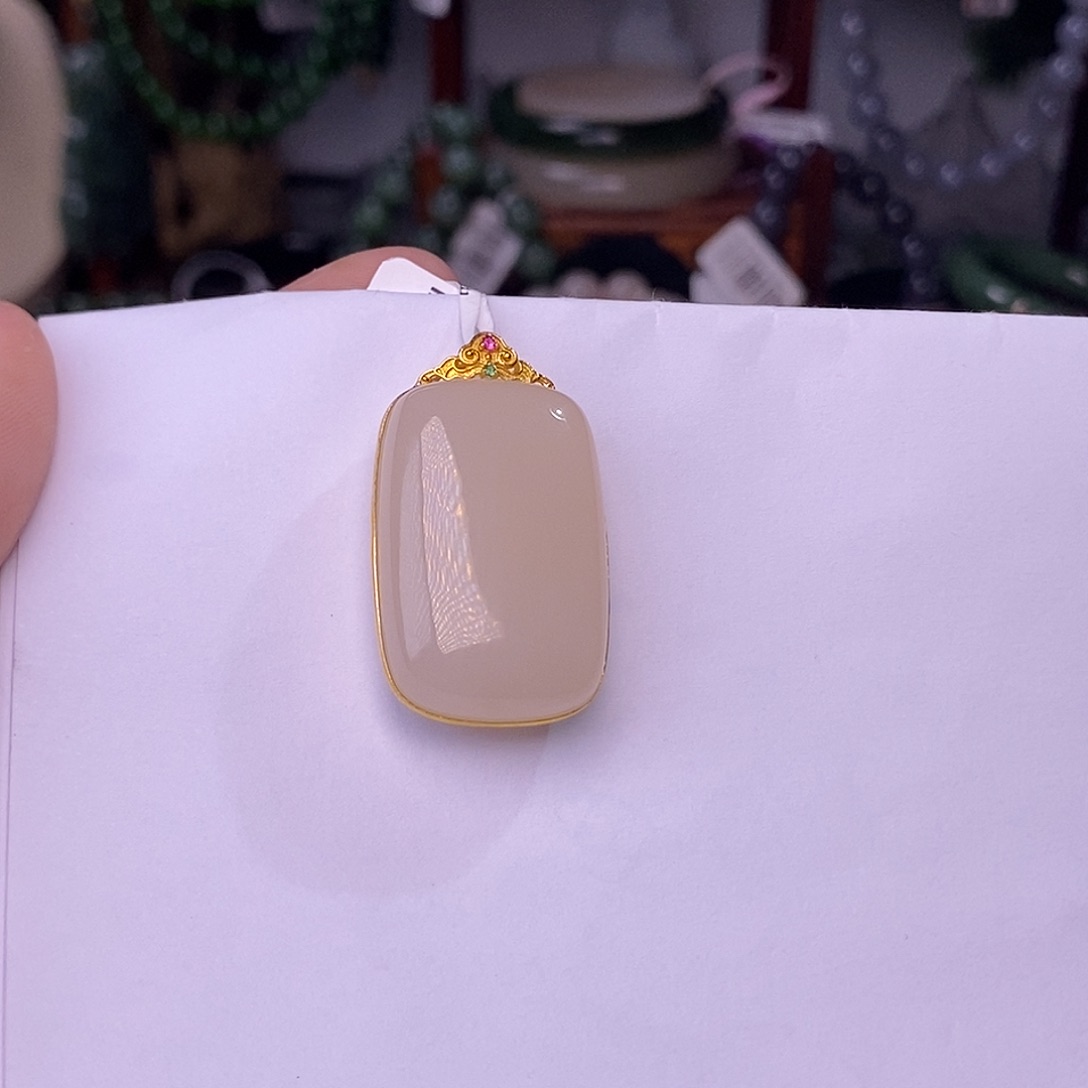 和田玉藕粉老料收藏金镶无事牌未镶嵌