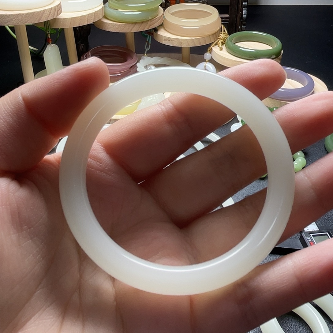 起***点53➕圈口细叮当手镯暖白