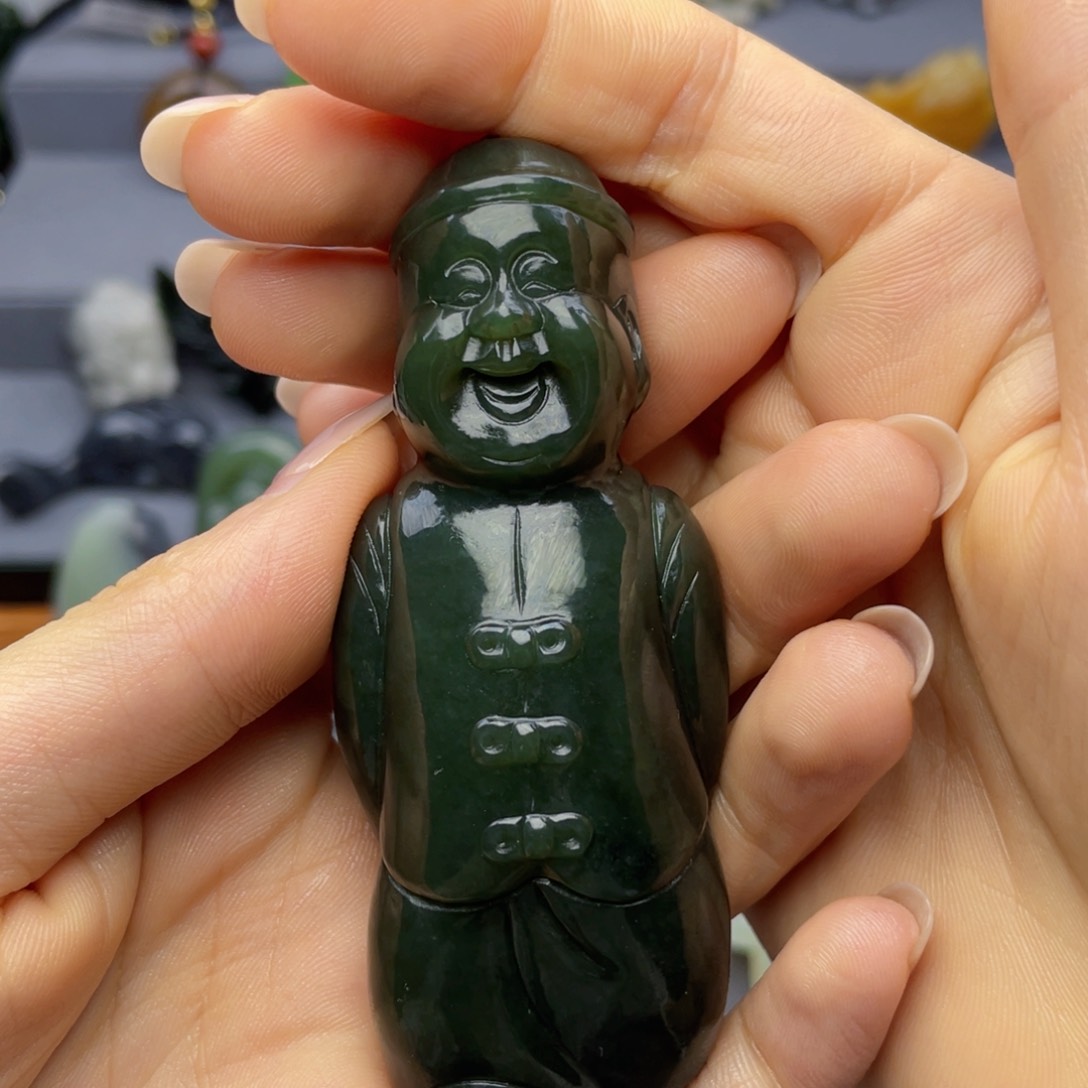 马***。和田玉未镶嵌颈饰