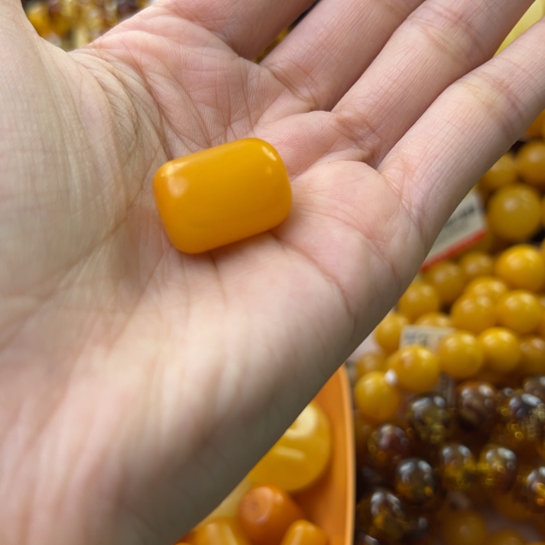 琥珀珠宝奇石未镶嵌