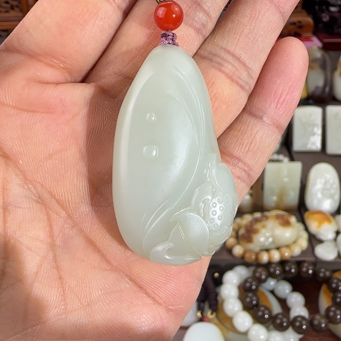 和田玉（糖玉）未镶嵌颈饰