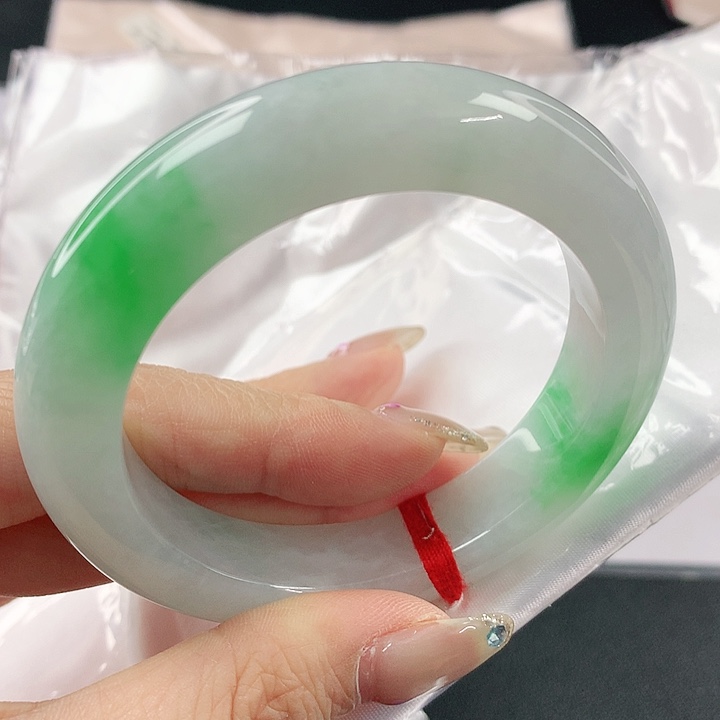 未镶嵌手镯翡翠，768