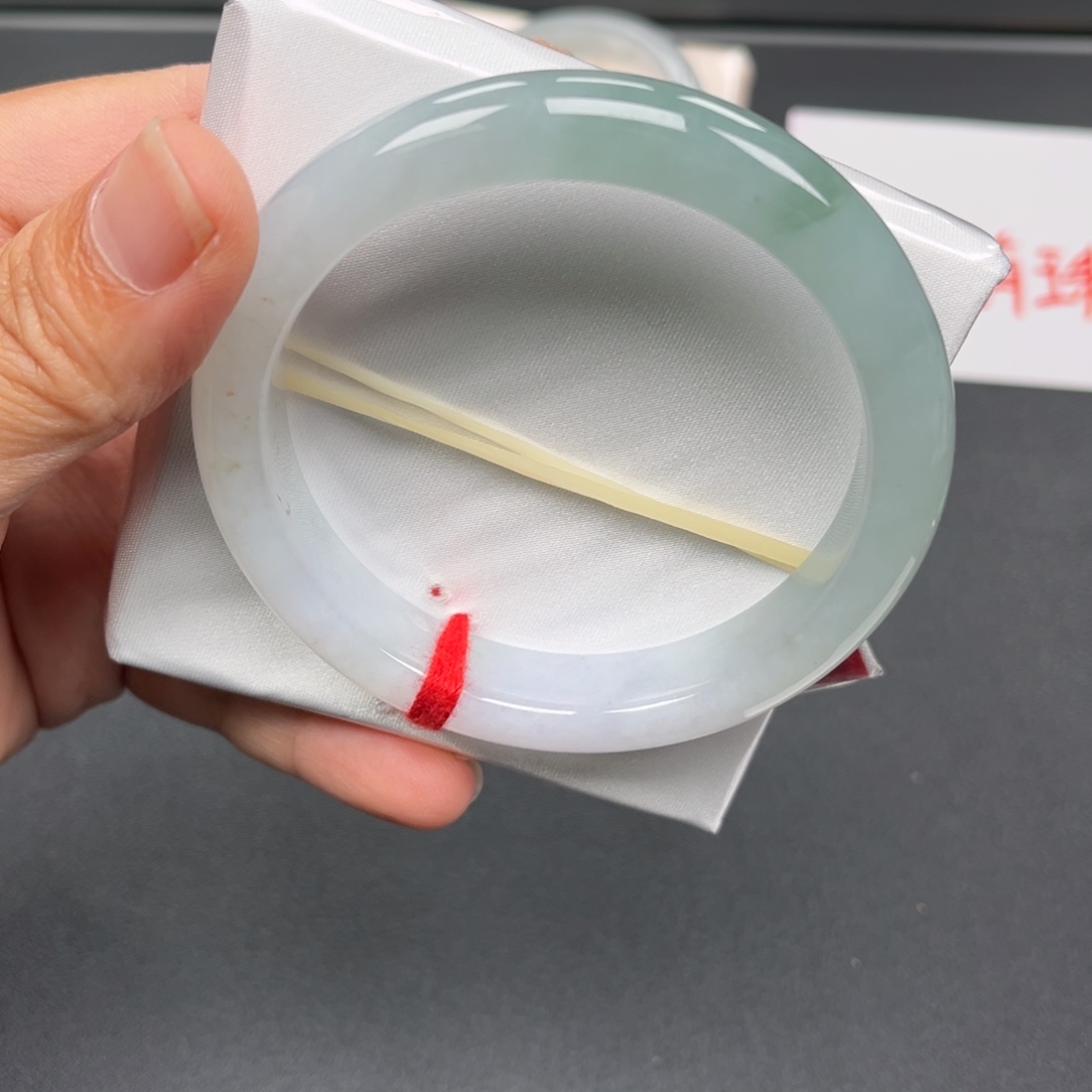 翡翠未镶嵌手镯手镯