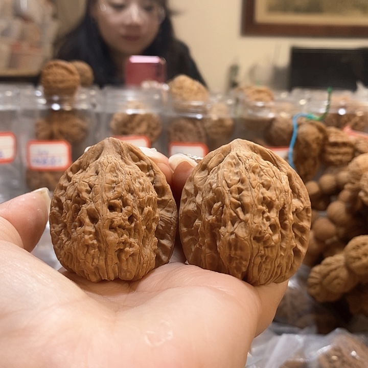 文玩核桃吊坠41靠山王有水尖