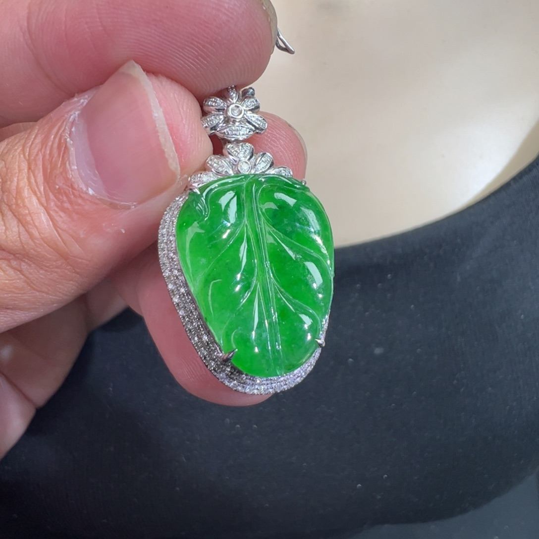 不***纵翡翠18K金镶嵌吊坠(不含链)