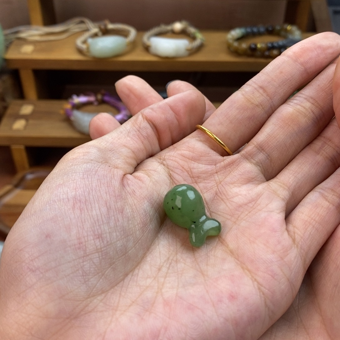 一***只和田玉（碧玉）未镶嵌颈饰