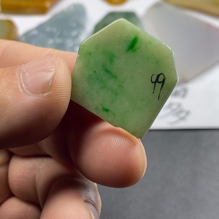 定制翡翠未镶嵌包工