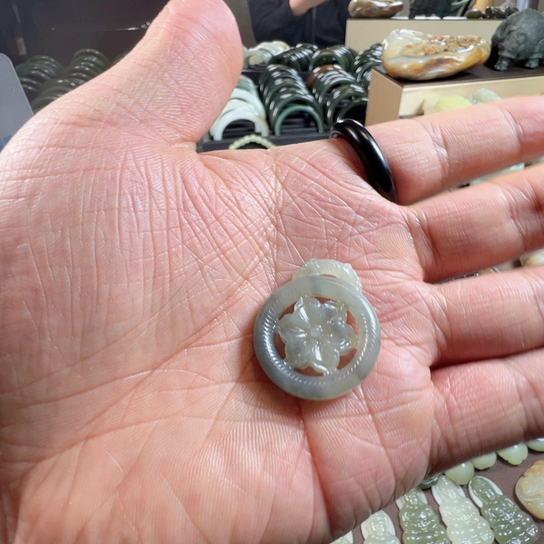 和田玉（糖玉）颈饰未镶嵌