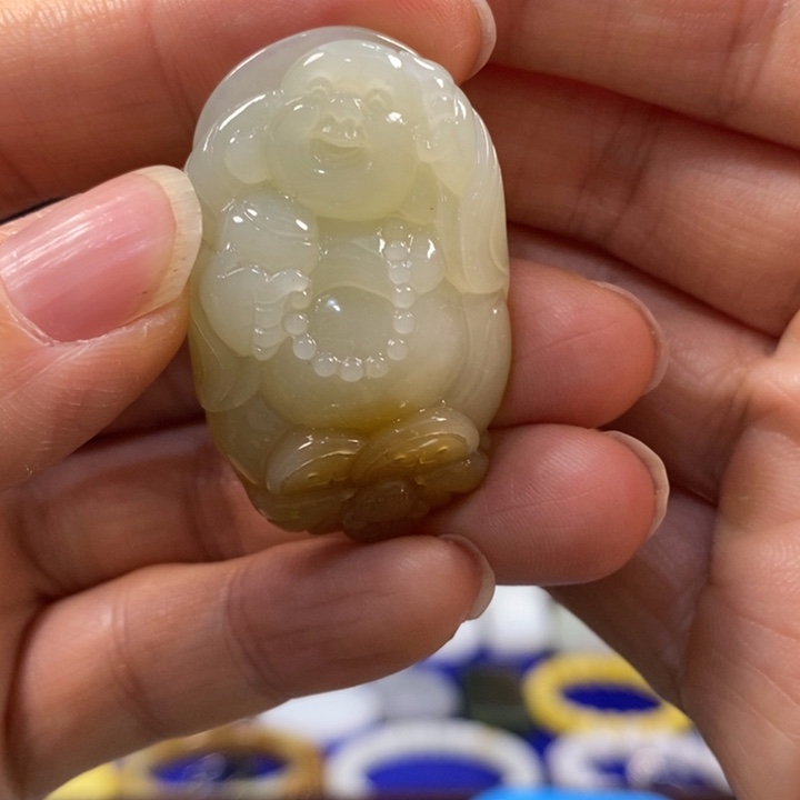 喜***樂和田玉未镶嵌颈饰