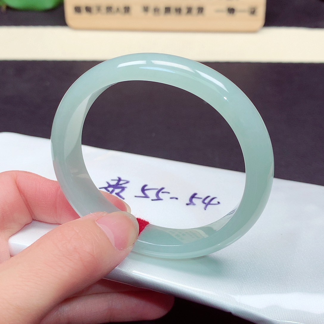 翡翠手镯未镶嵌533号