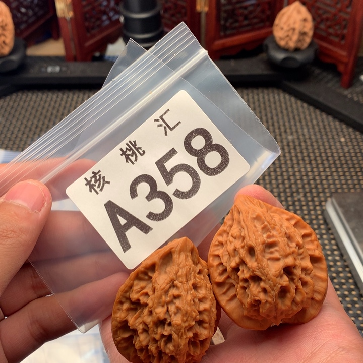 文玩核桃吊坠13陵鸡心