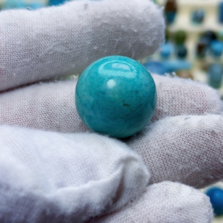 绿松石未镶嵌颈饰