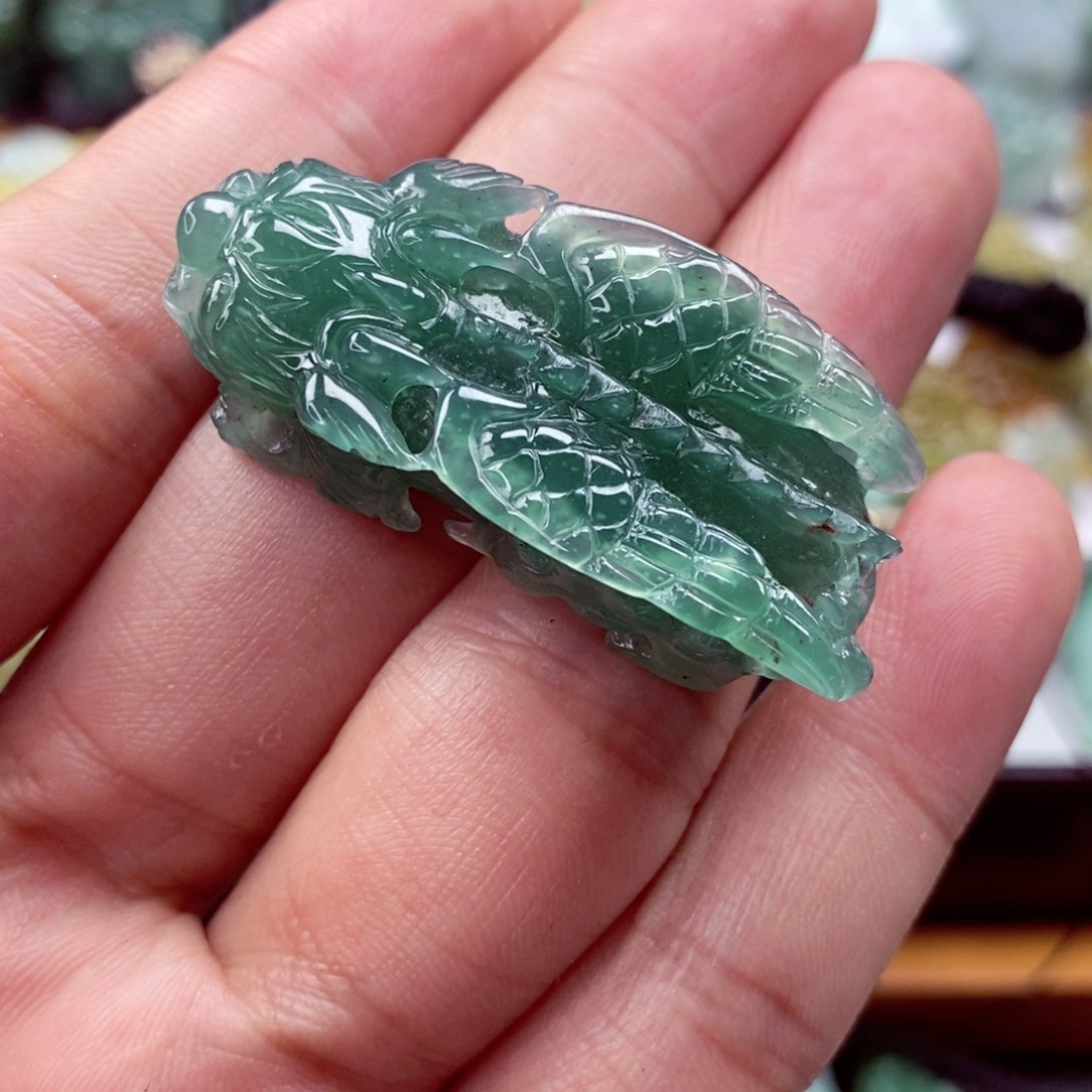 翡翠颈饰未镶嵌冰*·翡翠