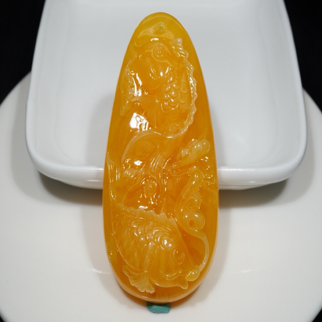 纯天然蜜蜡暴力鸡油黄双鱼，鱼吊坠 雕工精细 重28克 多样性发一条