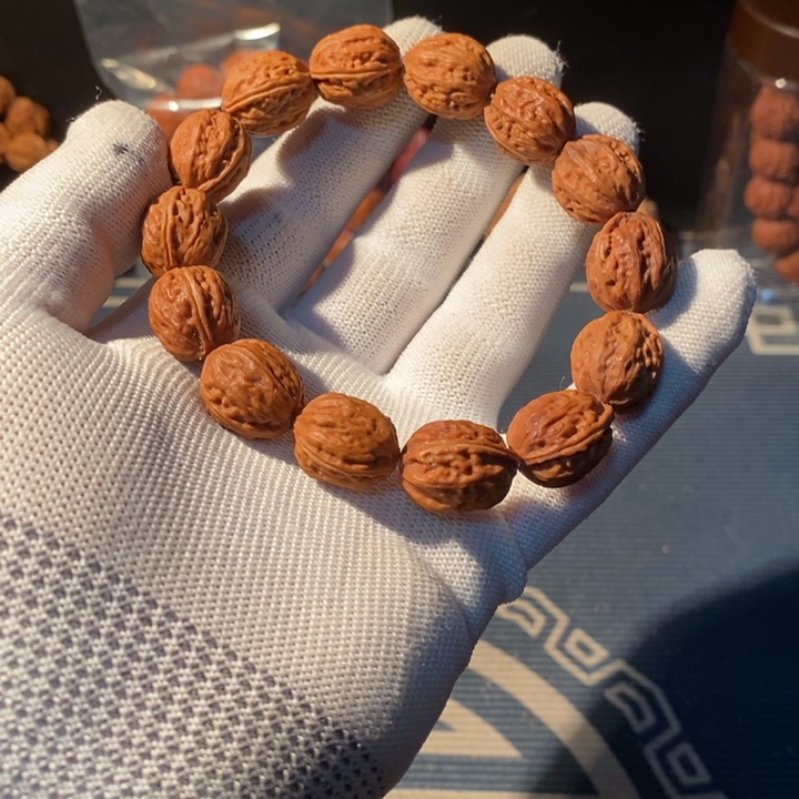 文玩核桃手串……20