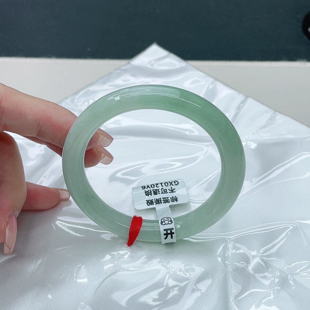 翡翠手镯未镶嵌圆53