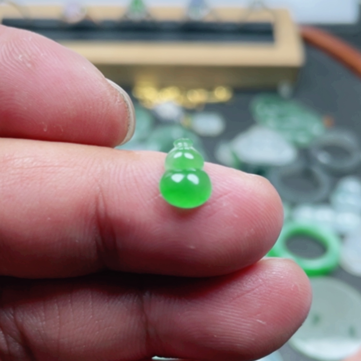 【闪购商品】翡翠颈饰未镶嵌翡翠