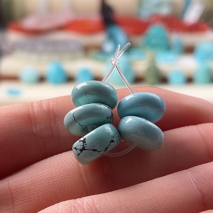 金***源绿松石未镶嵌配珠