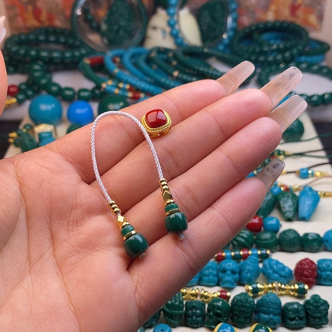 颈饰琉璃吕弟子珠卡7一套背云镶嵌红色一颗