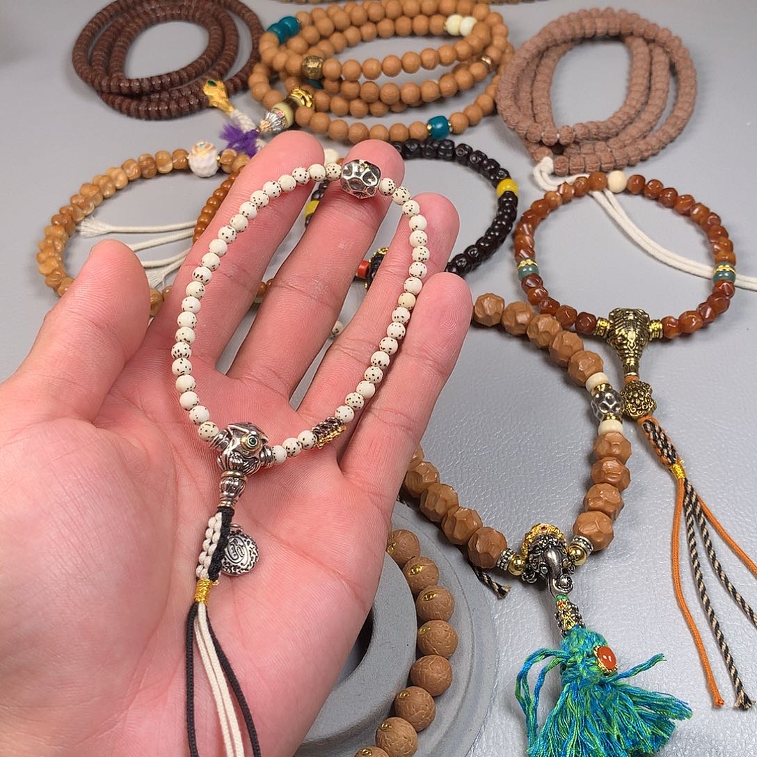 吊坠星月菩提。。。。。。。。。。。。。