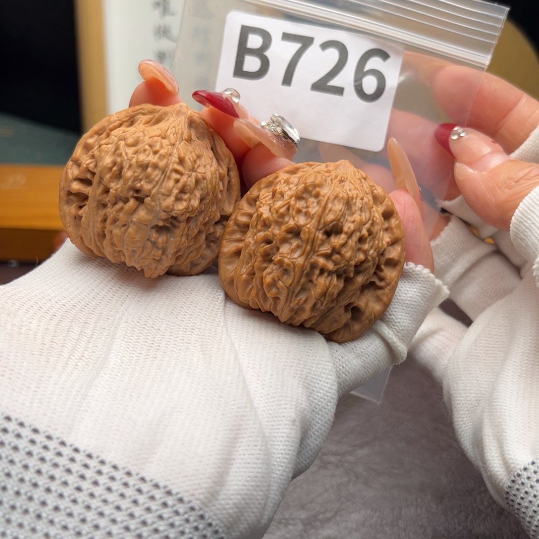 文玩核桃把件42绣球b 726