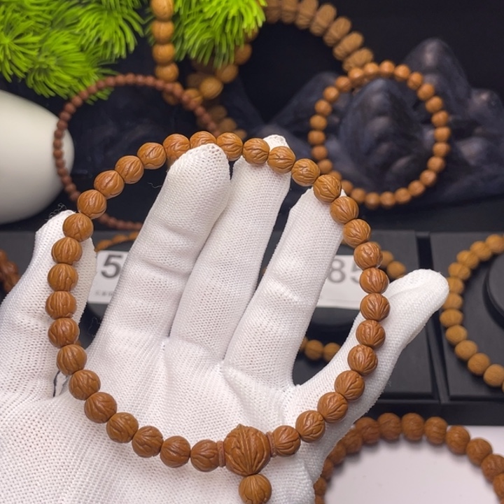 青***鲤吊坠桃核玉龙脊0.8