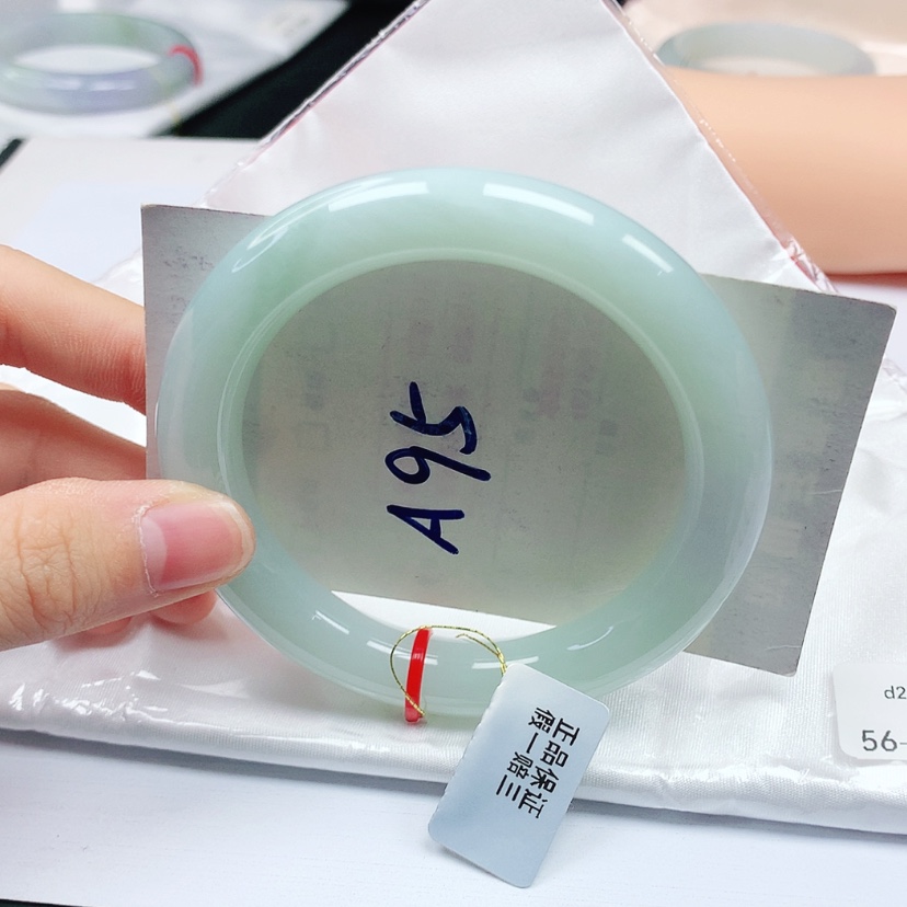 【闪购商品】翡翠手镯（圆镯）未镶嵌天然缅甸a货手镯56