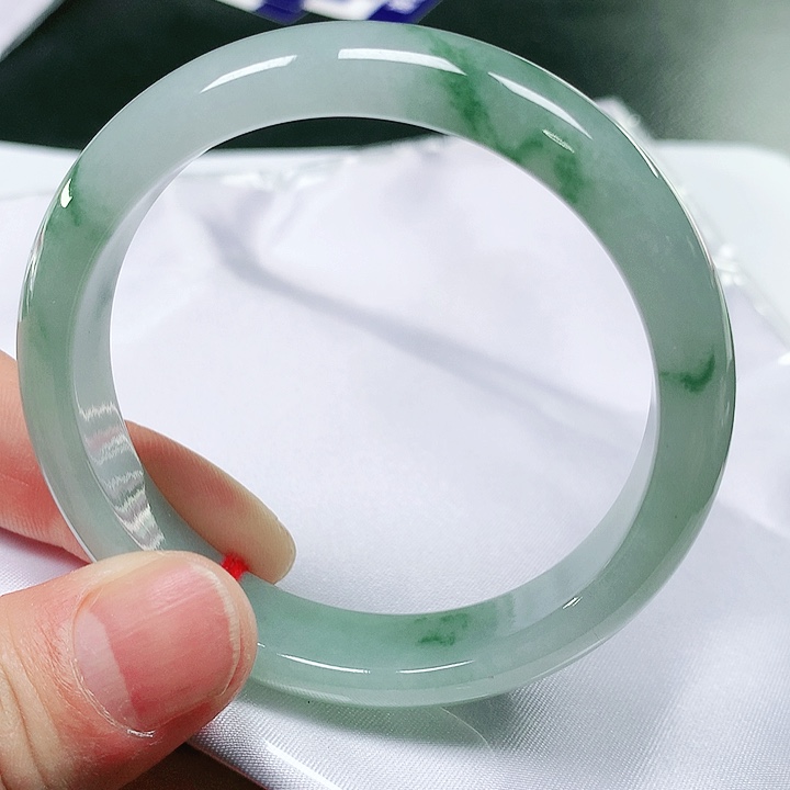 翡翠手镯未镶嵌天然翡翠手镯