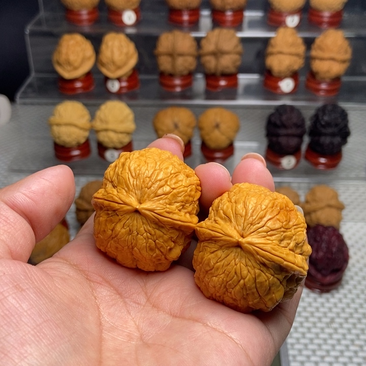 文玩核桃把件金丝绣球19