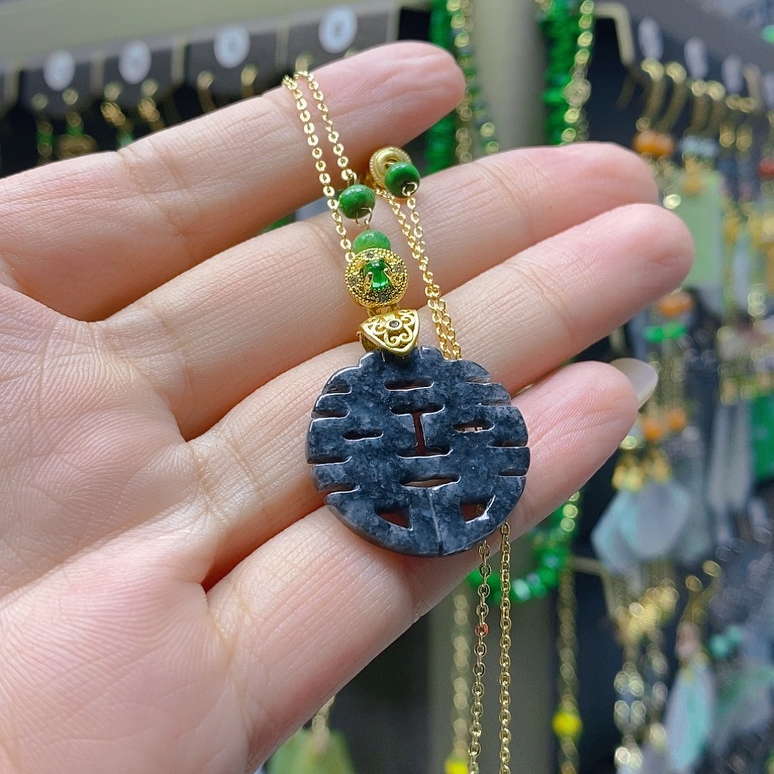 未镶嵌翡翠耳饰翡翠