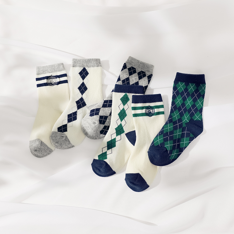 齐齐熊复古学院风刺绣菱形格百搭童袜Q100438