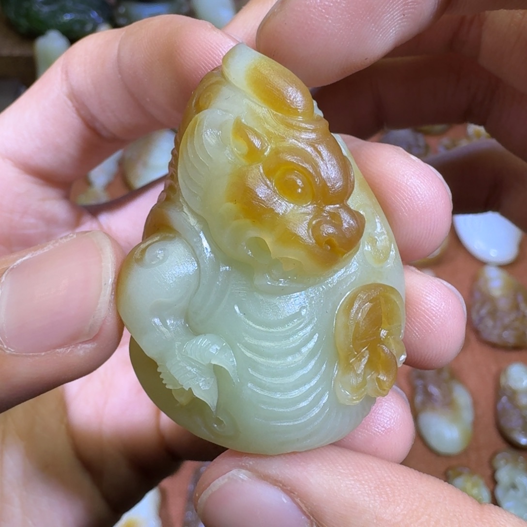 和田玉未镶嵌颈饰