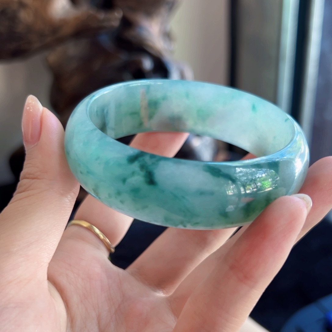 小***美翡翠未镶嵌手镯58mmmm