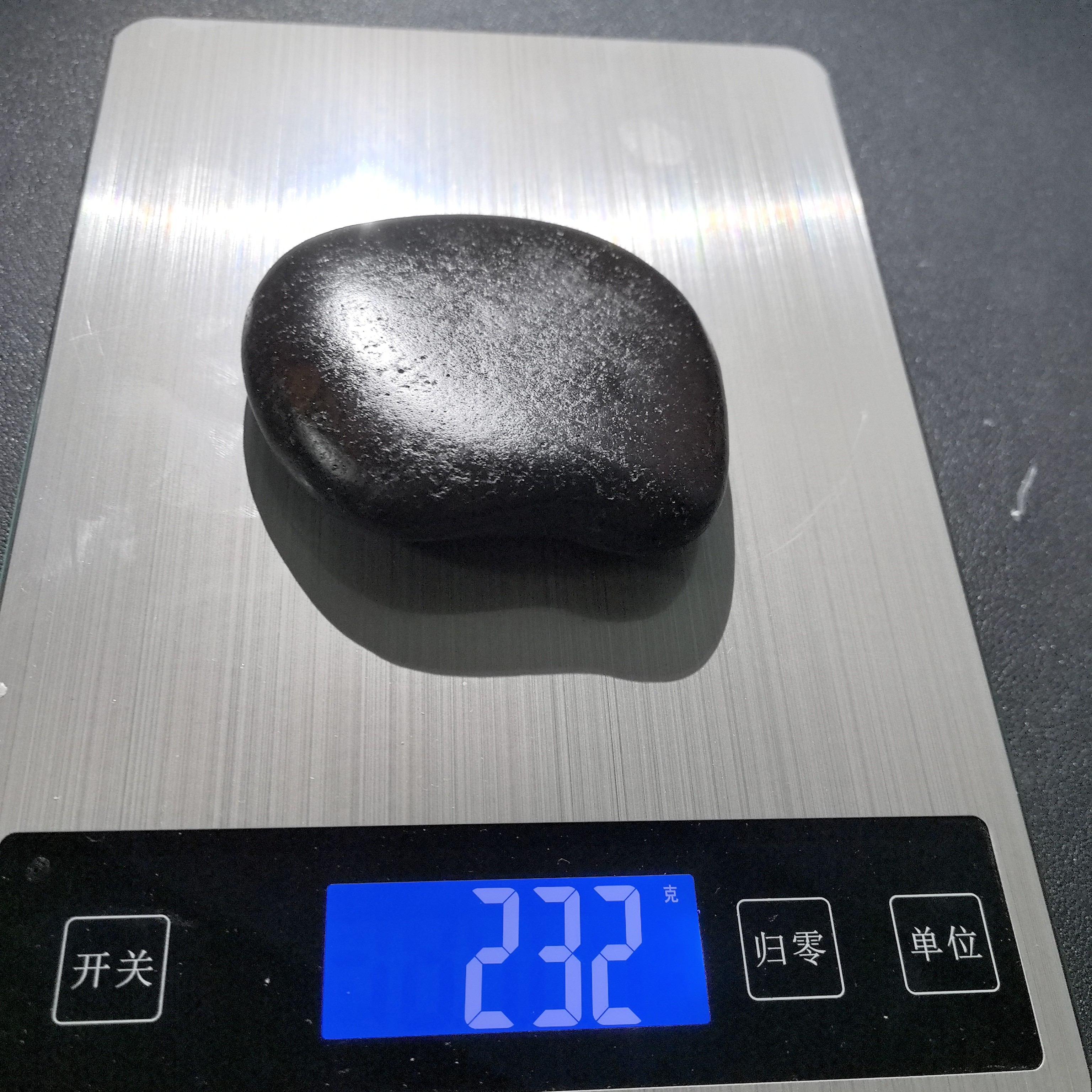 和田玉，红沁原石，天然形状，一口气，老熟料子