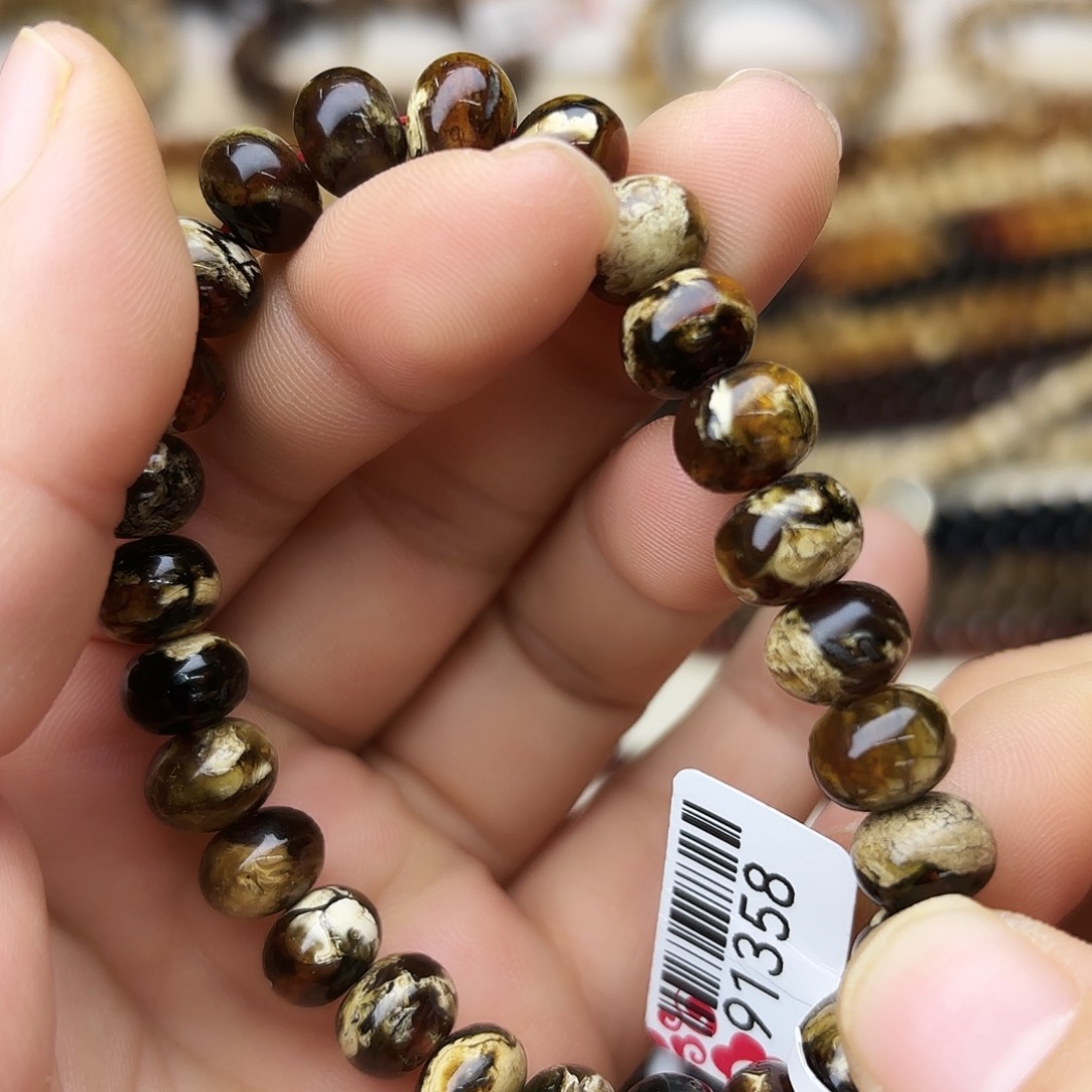 琥珀未镶嵌裸石九91358