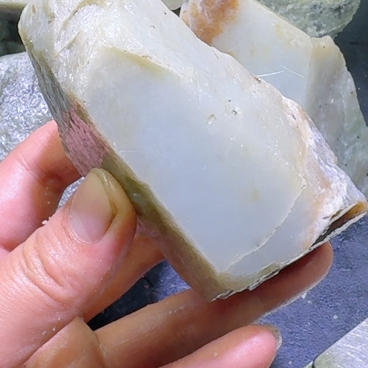和田玉未镶嵌珠宝半成品