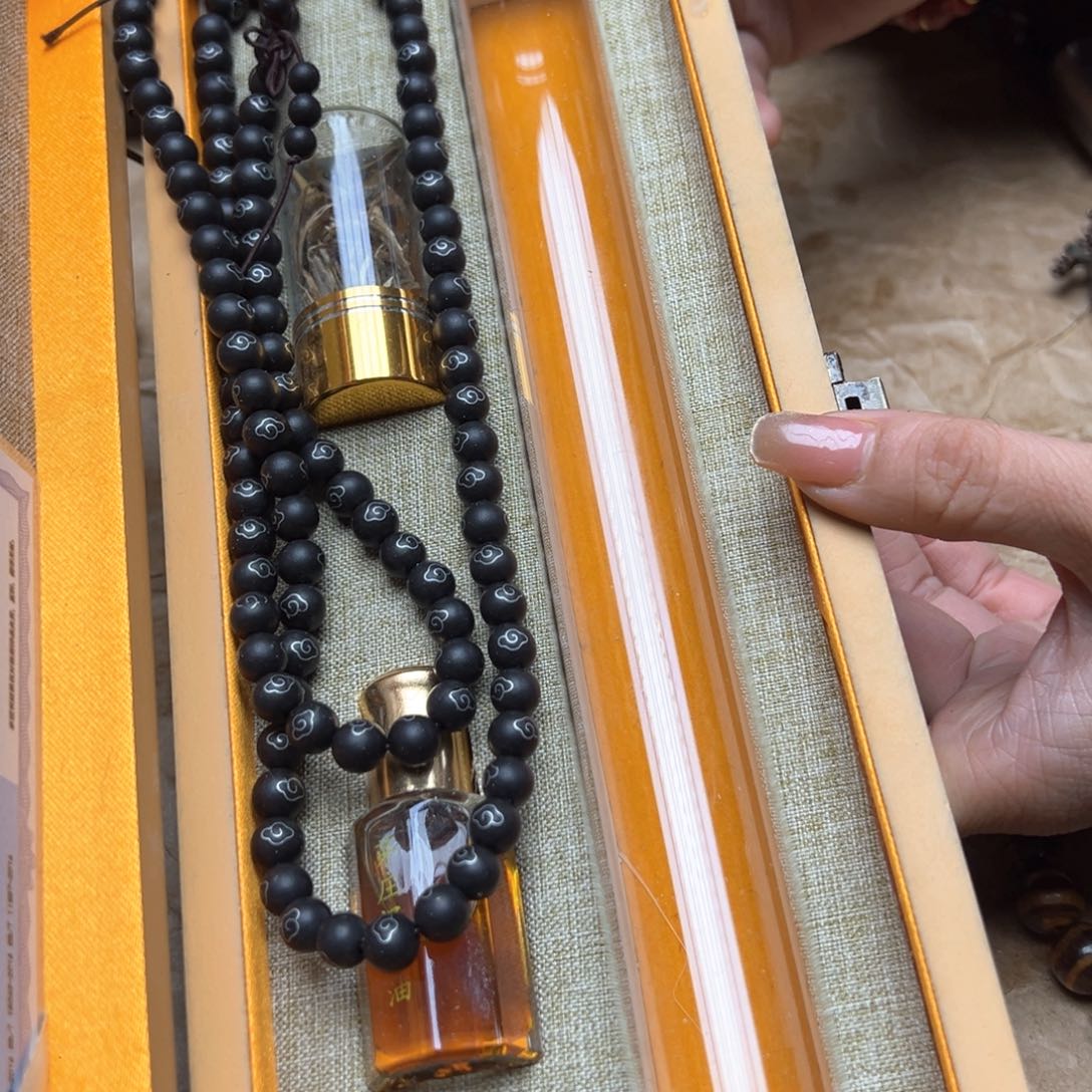 大叶紫檀（黑酸枝木类）