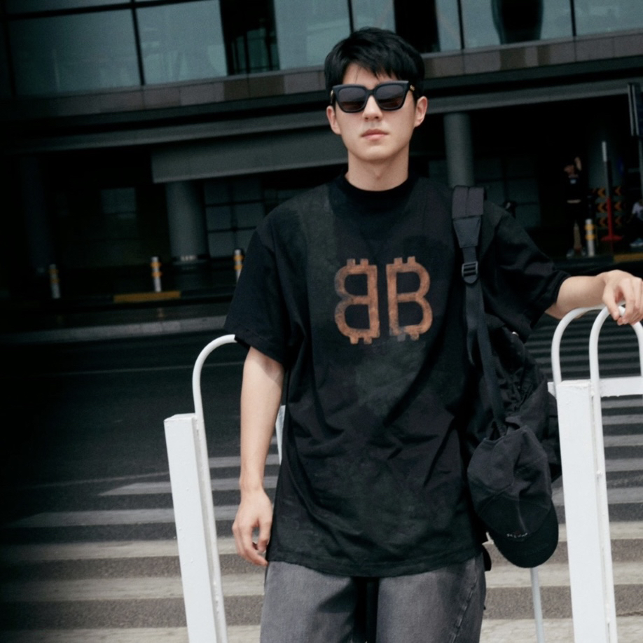 全新未使用 Balenciaga/巴黎世家 7201/FW23 黑色做旧短袖T恤/1码