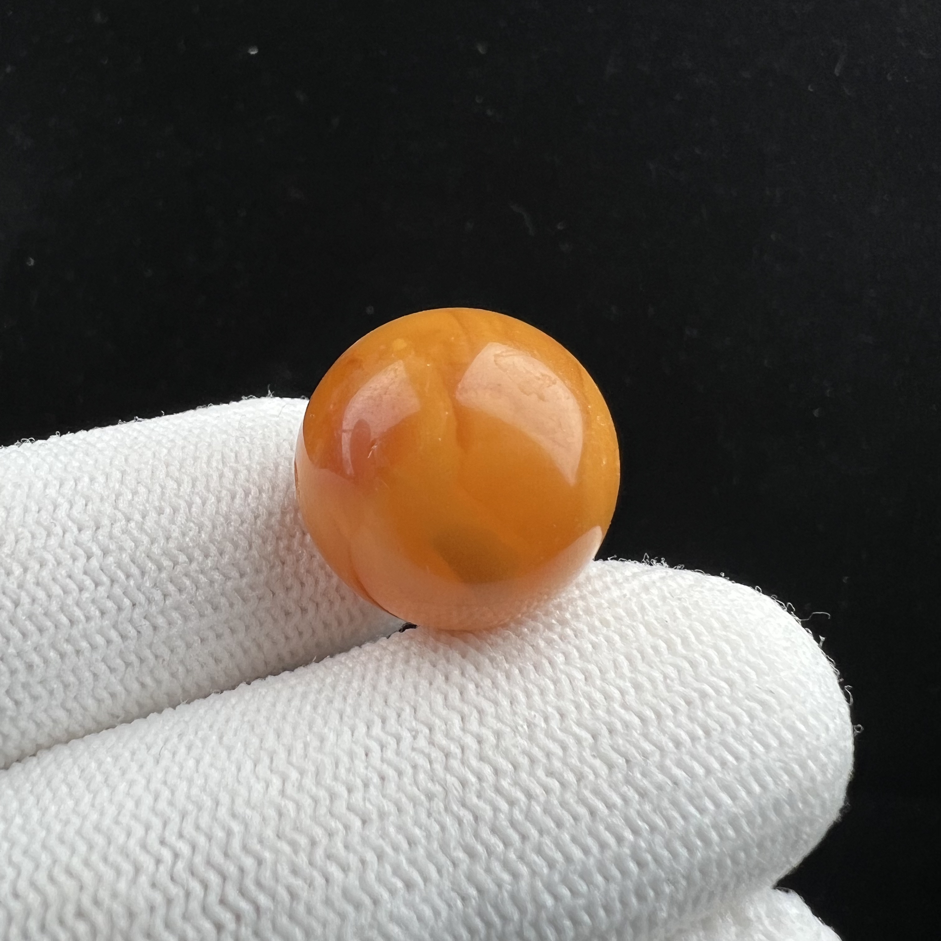 B1328天然蜜蜡瑕疵特价 鸡油黄圆珠18.6mm支持鉴定假一罚十