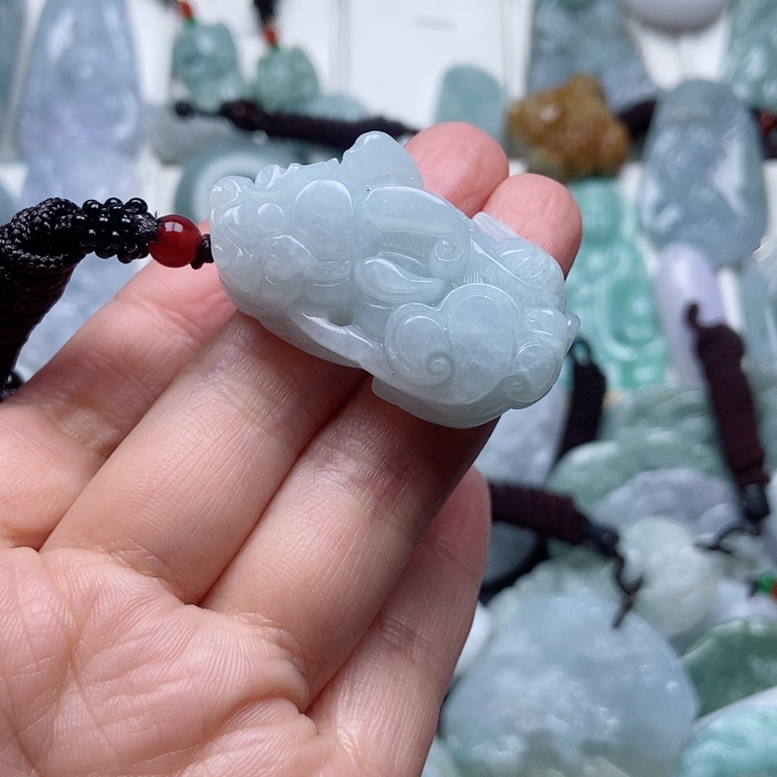 翡翠颈饰未镶嵌翡翠