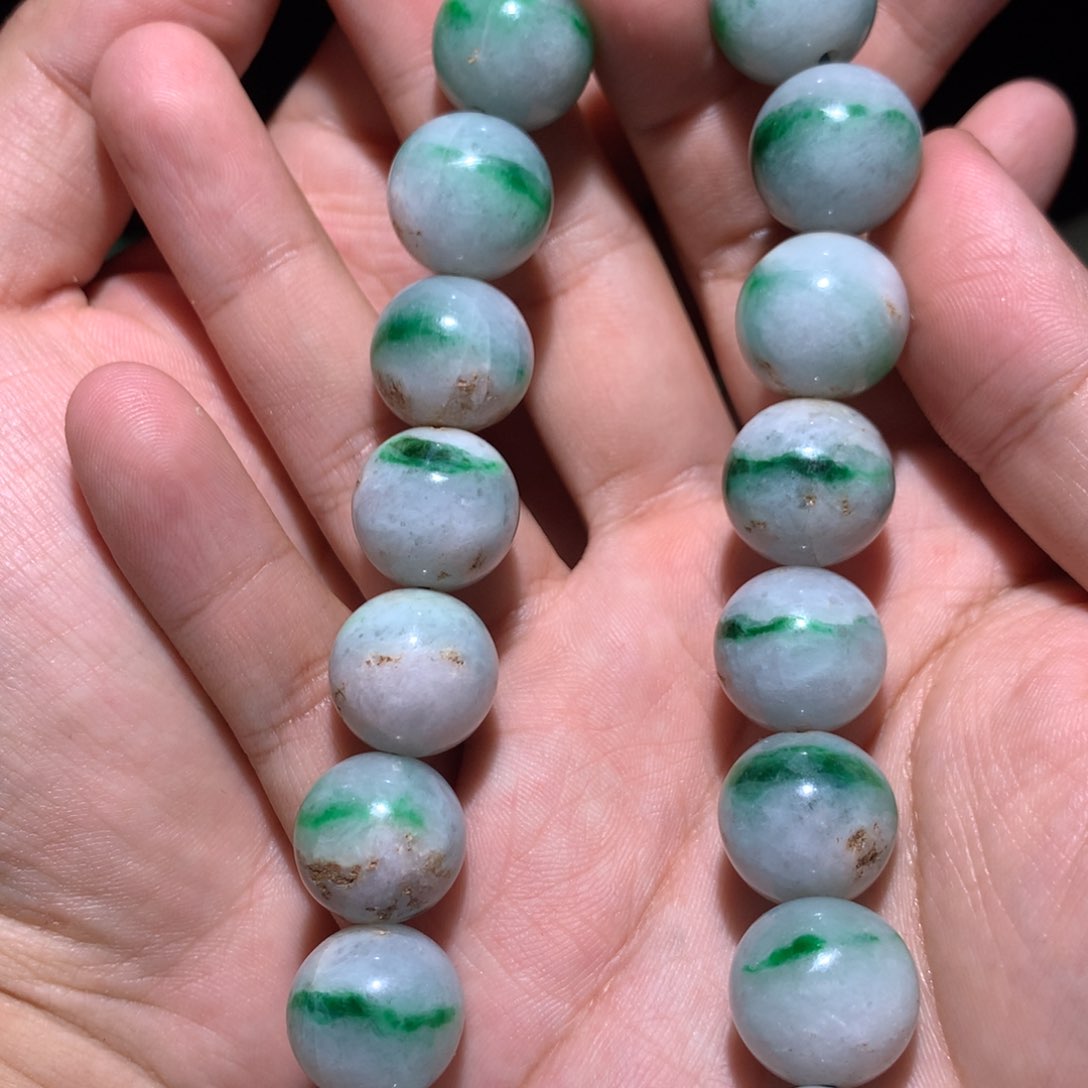 翡翠挂件未镶嵌金**言